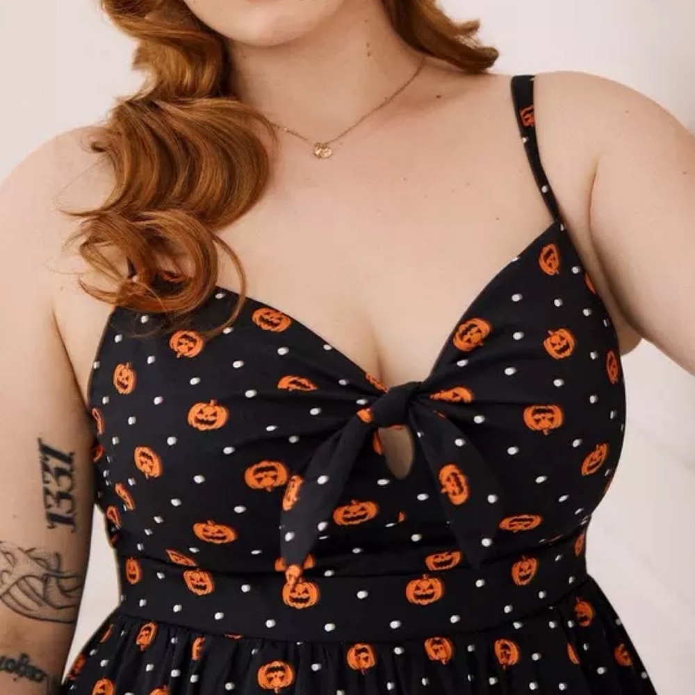 NWOT Torrid Retro Chic Polka Dot Pumpkin Halloween Pinup Swing Dress 3X 22 24 - Picture 4 of 15